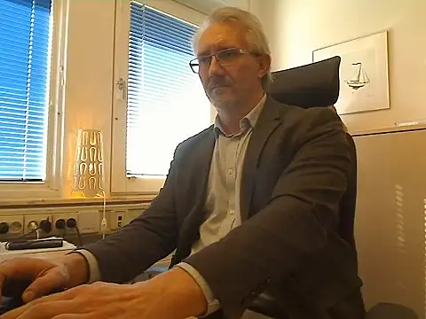 tom-swede online show from April 9, 2:34 pm