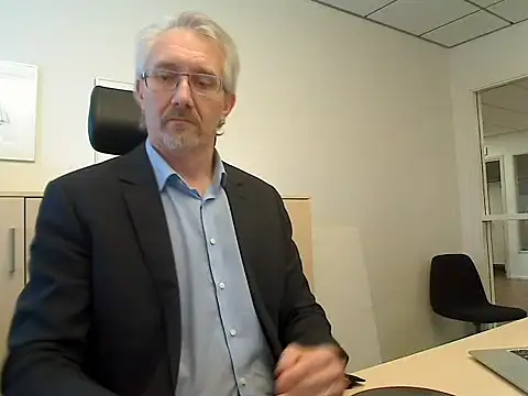 tom-swede online show from April 13, 3:23 pm