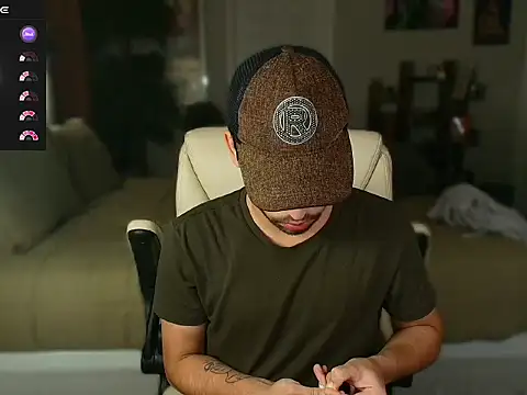 thonylewys online show from May 30, 7:03 pm