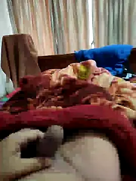 Snapshot of Nuttysub chatting on February 3, 2:36 am Nuttysub online show from February 3, 2:36 am