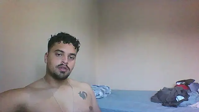 Snapshot of Xcumshot33 chatting on October 17, 8:02 pm Xcumshot33 online show from October 17, 8:02 pm
