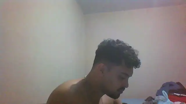 Snapshot of Xcumshot33 chatting on October 16, 4:09 am Xcumshot33 online show from October 16, 4:09 am