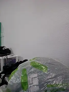 Iliketocooksquirt25 online show from November 27, 7:23 am