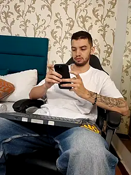 Michael magno online show from February 8, 8:46 pm