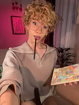 lyamthommpson online show from April 14, 2:33 am