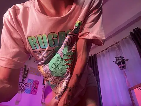 lyamthommpson online show from March 19, 9:40 pm