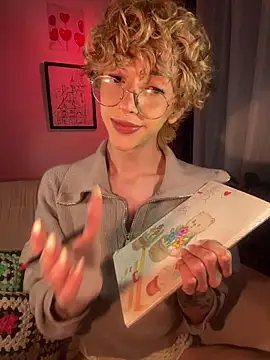 lyamthommpson online show from April 5, 3:25 am