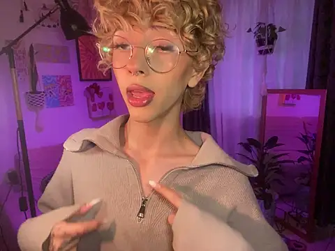 lyamthommpson online show from March 26, 8:57 pm