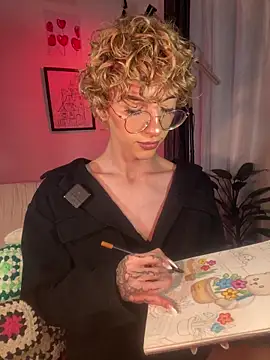 lyamthommpson online show from April 3, 2:41 am