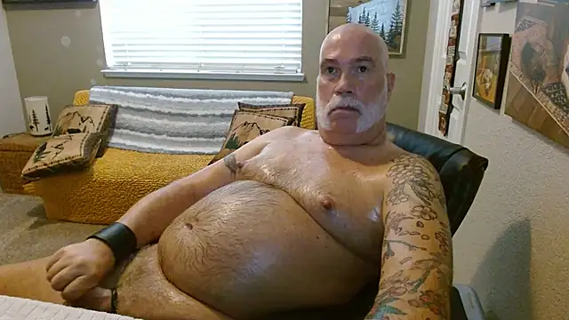 musclebearnips online show from June 2, 7:37 pm