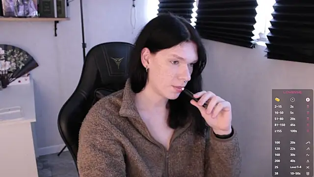 carthylovvve online show from February 13, 9:20 am