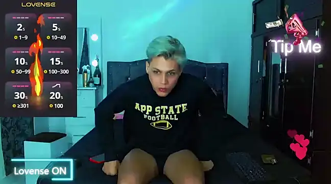 Liamscott  online show from February 8, 4:03 am