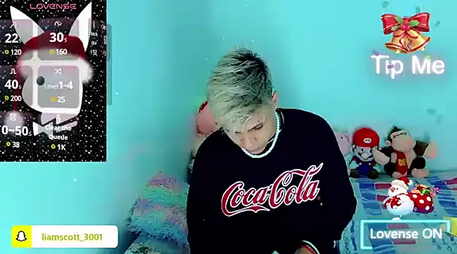 Liamscott  online show from December 8, 4:04 am