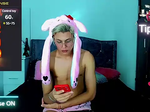 Liamscott  online show from February 25, 4:14 am