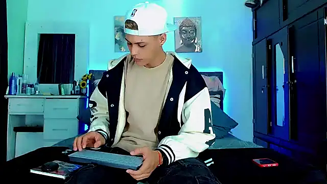 Liamscott  online show from September 13, 9:16 pm