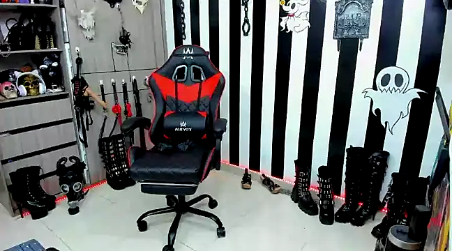 daven56 online show from December 4, 12:36 pm