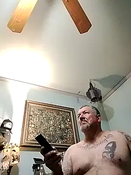 bigdoog8 online show from April 8, 11:46 pm