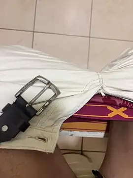 hitlar1026 online show from December 5, 8:10 am