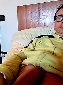 Snapshot of Anastasio33 chatting on February 6, 3:31 pm Anastasio33 online show from February 6, 3:31 pm