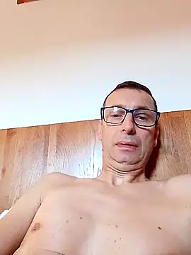 Snapshot of Anastasio33 chatting on October 2, 5:55 am Anastasio33 online show from October 2, 5:55 am