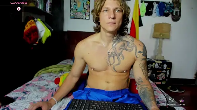 Tom Krakow online show from December 3, 8:26 pm