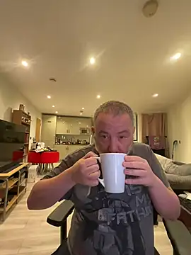 LondonTeffy online show from April 15, 9:26 pm