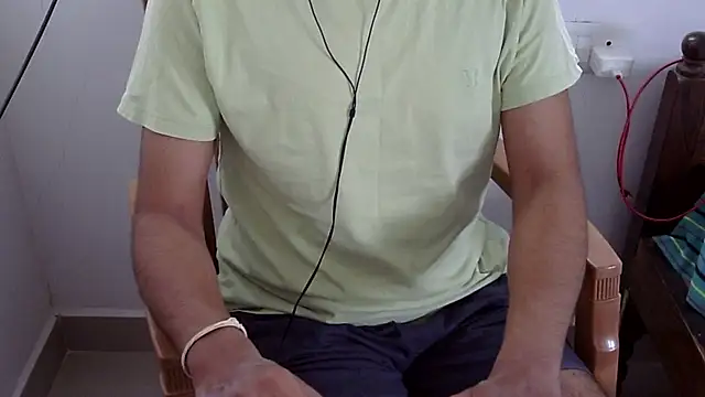 The SHY uncut online show from February 3, 6:40 am