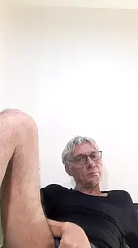 Snapshot of BIGUNCUTHARDCOCK chatting on March 19, 10:44 am BIGUNCUTHARDCOCK online show from March 19, 10:44 am