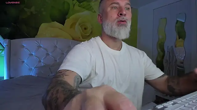 BlowMyXXL online show from January 18, 10:50 am