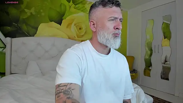 BlowMyXXL online show from March 27, 2:40 pm