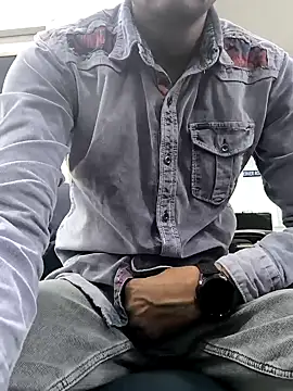 toxicboy121212 online show from March 13, 12:46 pm