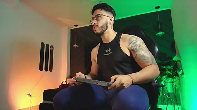 Liam Kleiin online show from April 4, 11:29 am