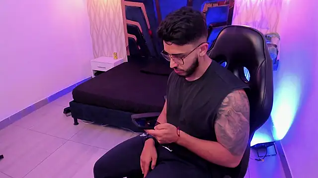 Liam Kleiin online show from December 19, 11:40 am