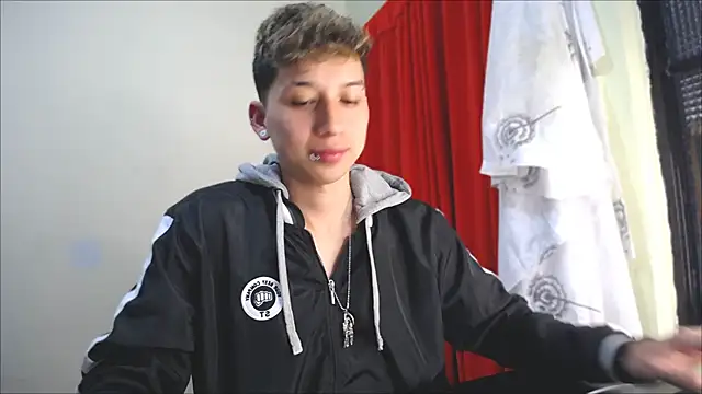 Snapshot of _Thomas_hot_ chatting on January 12, 9:51 pm Thomas hot online show from January 12, 9:51 pm