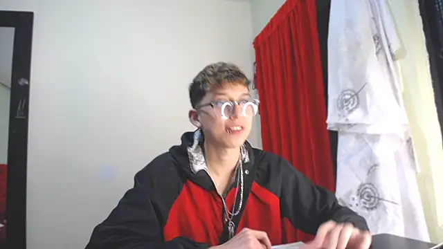 Snapshot of _Thomas_hot_ chatting on January 10, 11:08 pm Thomas hot online show from January 10, 11:08 pm