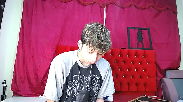 Snapshot of _Thomas_hot_ chatting on March 1, 4:33 pm Thomas hot online show from March 1, 4:33 pm