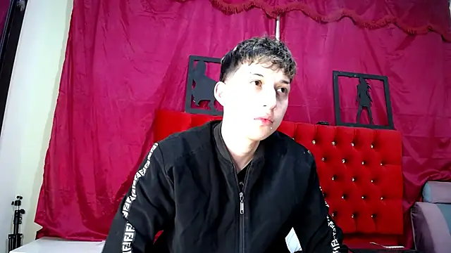 Snapshot of _Thomas_hot_ chatting on March 12, 2:52 am Thomas hot online show from March 12, 2:52 am
