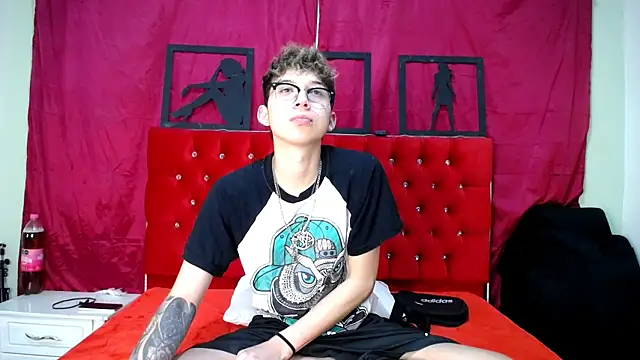 Snapshot of _Thomas_hot_ chatting on February 13, 7:42 pm Thomas hot online show from February 13, 7:42 pm