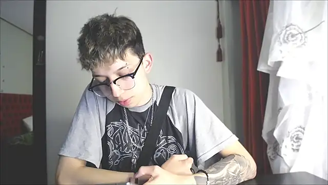 Snapshot of _Thomas_hot_ chatting on December 20, 7:50 pm Thomas hot online show from December 20, 7:50 pm