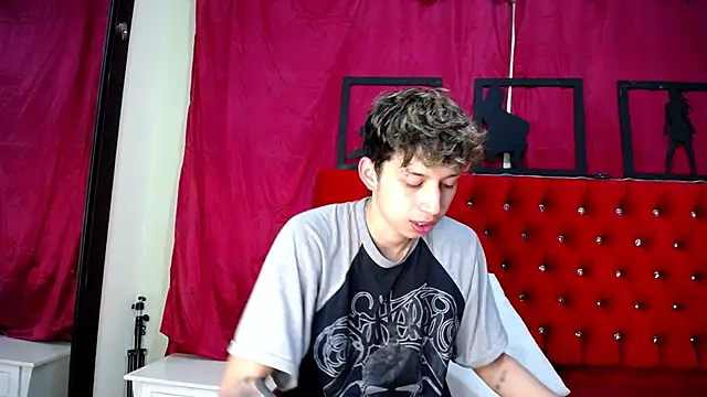 Snapshot of _Thomas_hot_ chatting on February 28, 7:15 am Thomas hot online show from February 28, 7:15 am