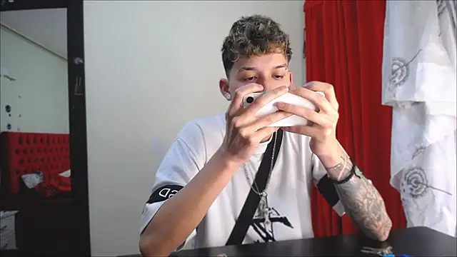 Snapshot of _Thomas_hot_ chatting on January 7, 7:59 pm Thomas hot online show from January 7, 7:59 pm