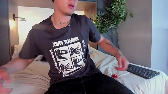 MrUniverse  online show from February 28, 3:48 am