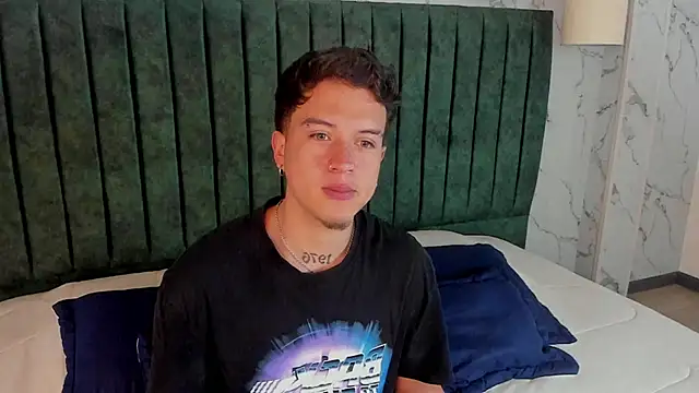 MrUniverse  online show from February 8, 4:03 am