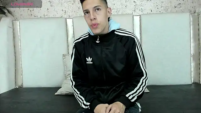 thiago19s online show from December 5, 7:51 pm