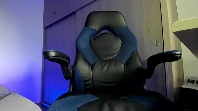 male pussy online show from May 30, 4:51 pm