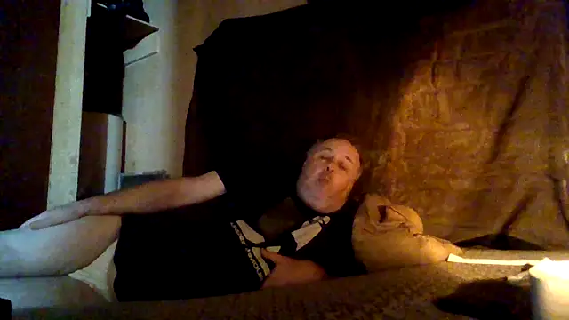 Snapshot of Nightshade7712 chatting on October 20, 3:32 am Nightshade7712 online show from October 20, 3:32 am