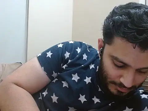 robintoit online show from November 6, 6:44 pm