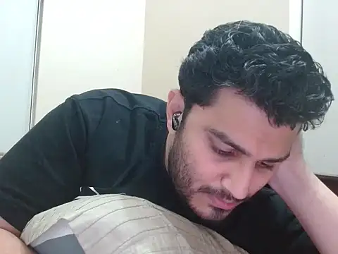 robintoit online show from December 4, 3:19 pm