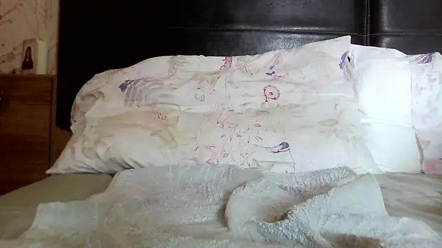 Snapshot of apollarda chatting on December 16, 1:43 pm apollarda online show from December 16, 1:43 pm