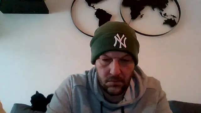 BennyLommy online show from November 27, 9:35 am